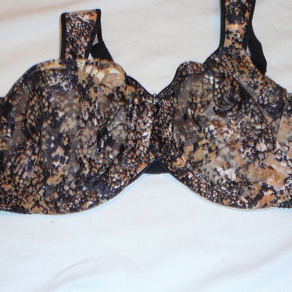 Wacoal wired multi color patterned bra size 42 DD